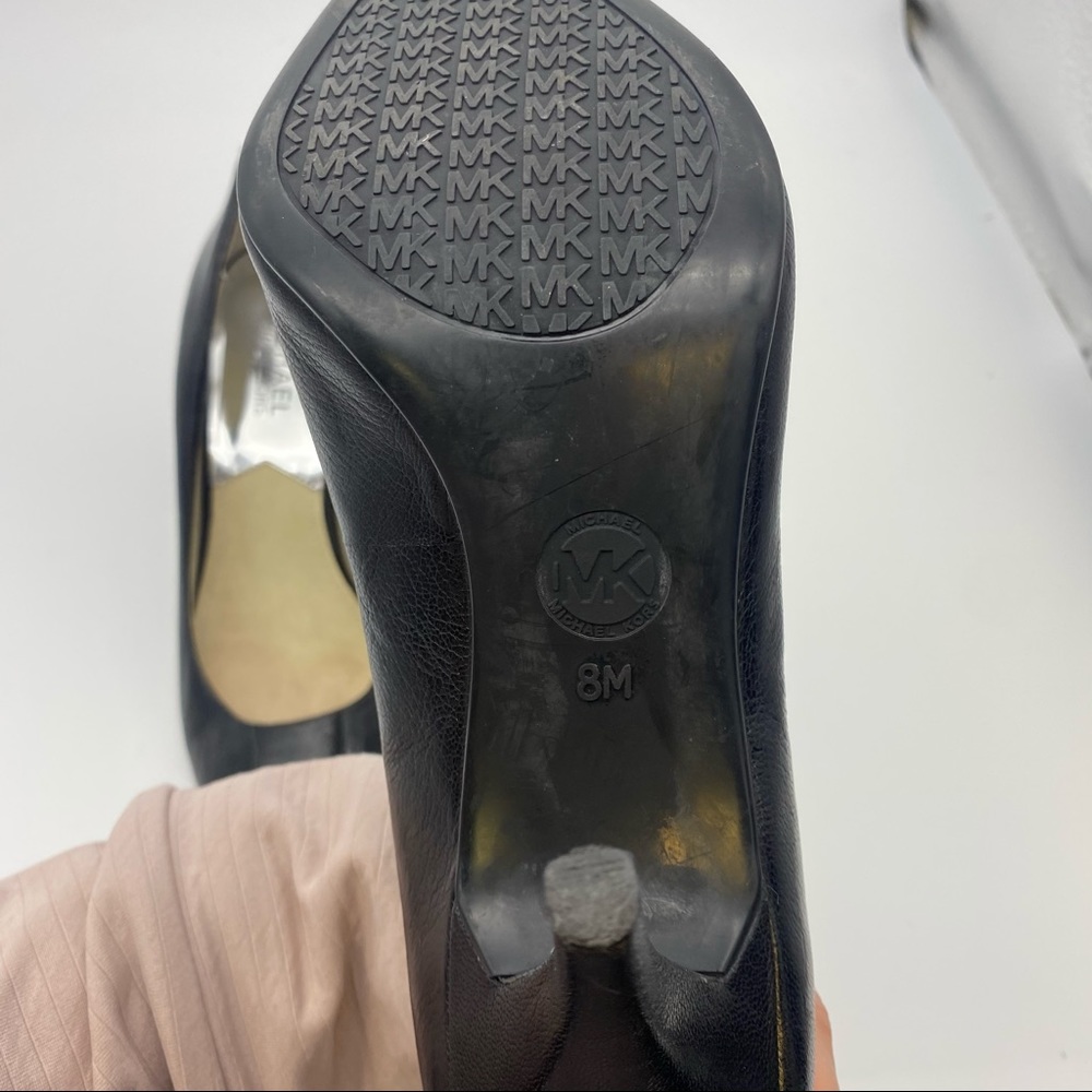 Michael Kors Pointed Toe Leather Pumps 8 - Picture 6 of 11